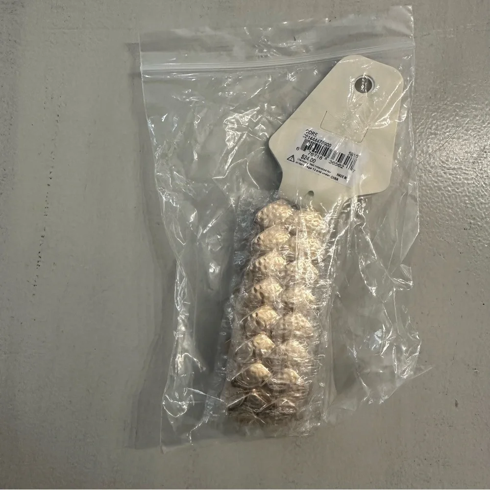 New Directions Women’s Gold Textured Stretch Bracelet NWT